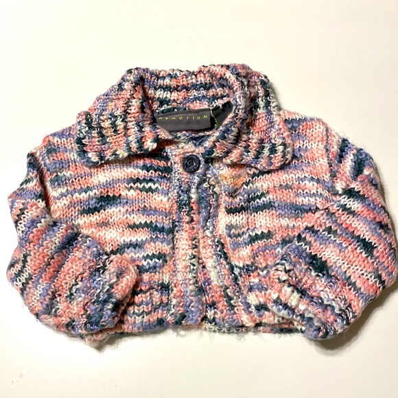 Kenneth Cole Reaction baby size 12 months sweater. Pink, gray, white - Picture 1 of 4